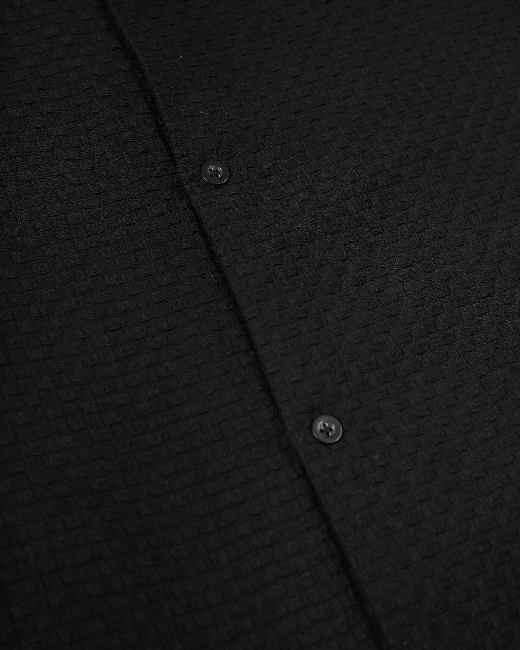 BASIC CROS BLACK SHIRT